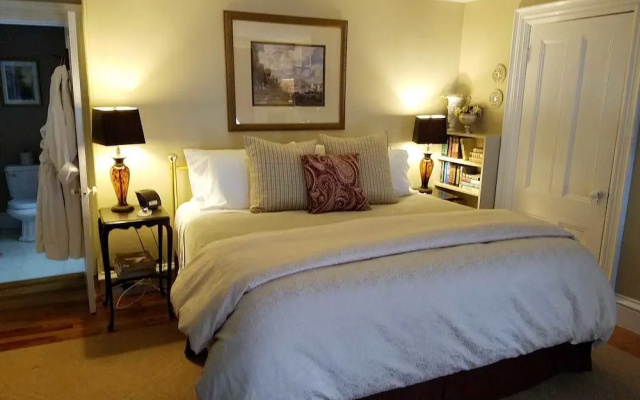 photo 5 of PineCrest Inn