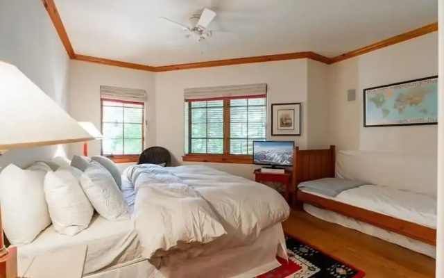 photo 3 of Pinehurst Townhomes #4 1 Bedroom Townhouse by Redawning