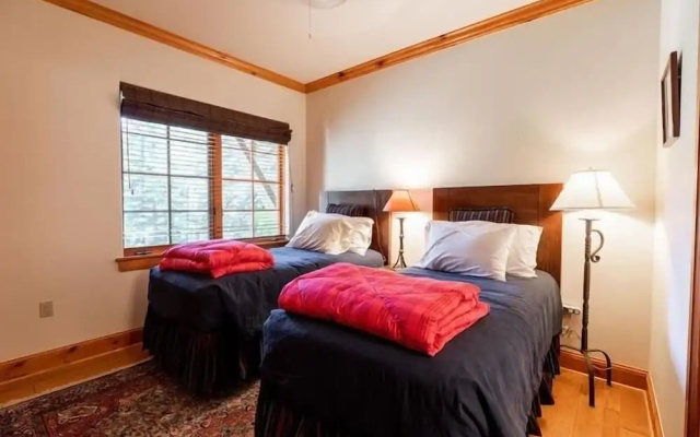 photo 4 of Pinehurst Townhomes #4 1 Bedroom Townhouse by Redawning