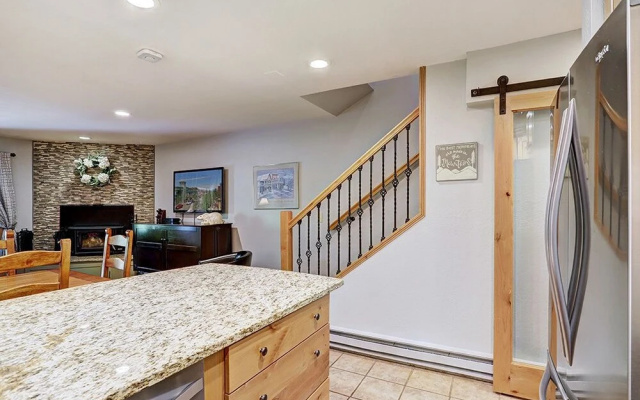 photo 2 of Pinemark Townhomes #11 3 Bedrooms 3 Bathrooms Townhouse