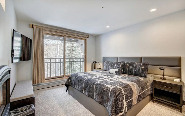 photo 5 of 3br Slopeside Beaver Creek  Ski-in, Sleeps 10 3 Bedroom Townhouse by RedAwning