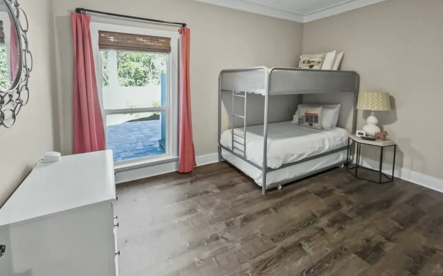 photo 5 of Pinewood Cottage 2 Bedroom Home by RedAwning