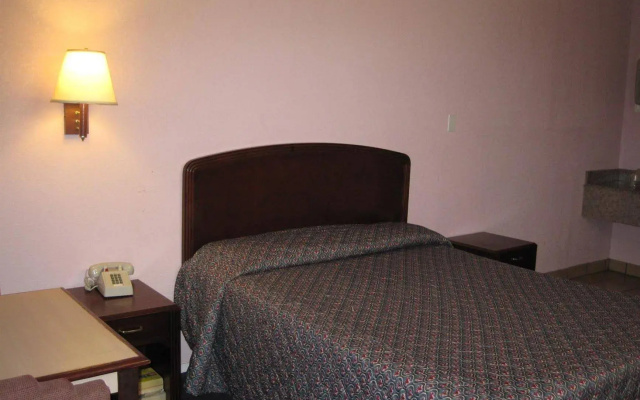 photo 5 of Pinn Road Inn and Suites