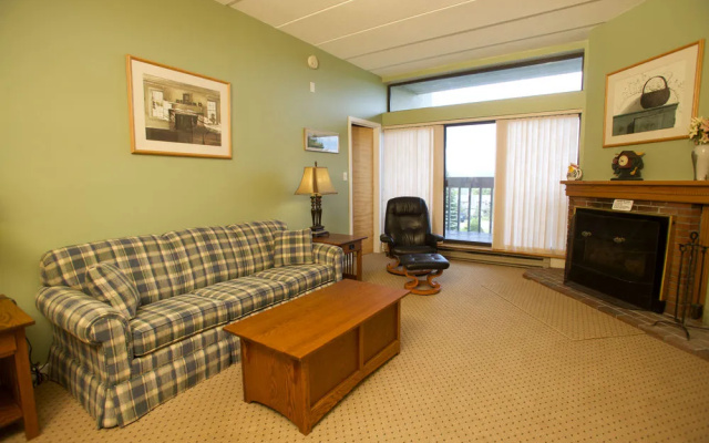 photo 3 of Pinnacle Condominiums