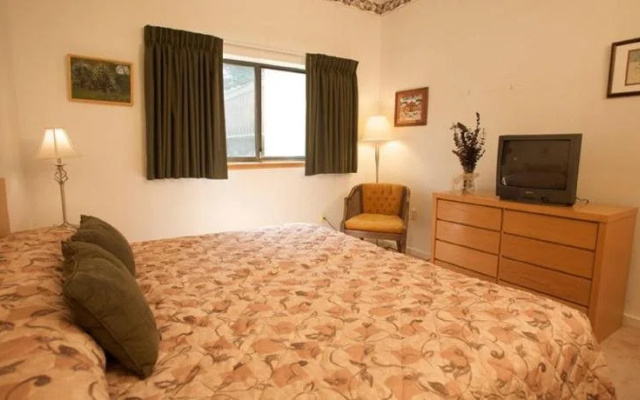 photo 5 of Pinnacle Condominiums