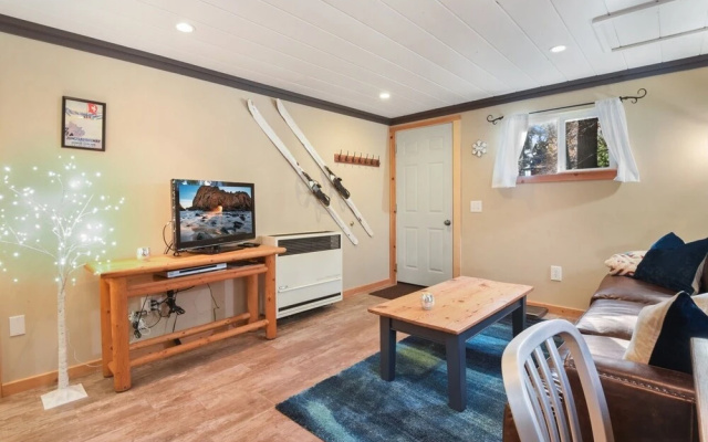 photo 5 of Pioneer Bungalow 1 Bedroom Bungalow by Redawning