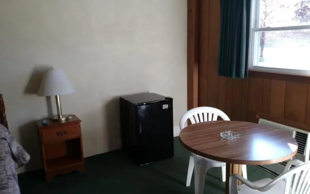 photo 2 of Pittsfield Motor Inn