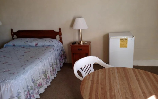 photo 3 of Pittsfield Motor Inn