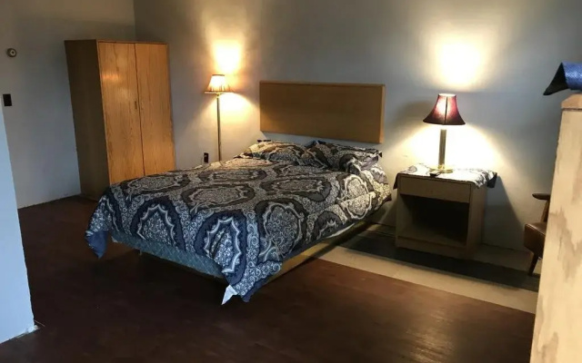photo 5 of Pittsfield Motor Inn