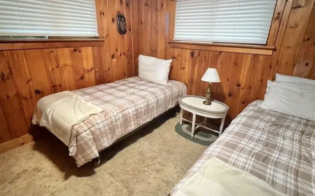 photo 2 of Placyd Pines Limit 8 4 Bedroom Cottage by RedAwning