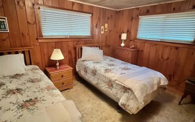 photo 5 of Placyd Pines Limit 8 4 Bedroom Cottage by RedAwning