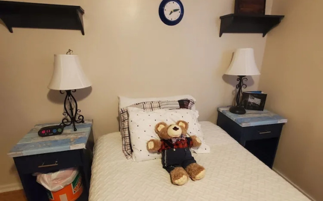 photo 5 of Room-plaid Room 3min From Yale Univ