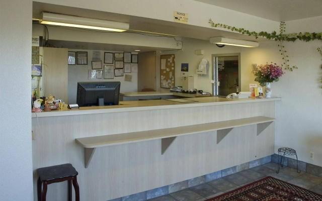 photo 2 of OYO Hotel Houston Southwest I-69