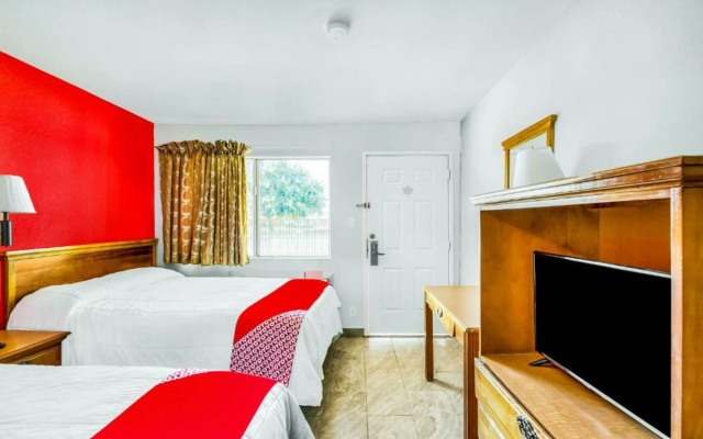 photo 4 of OYO Hotel Houston Southwest I-69