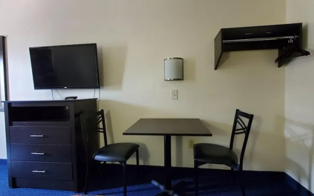 photo 3 of Plano Inn & Suites