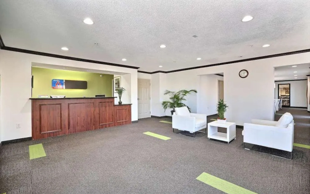 photo 3 of Plano Inn & Suites