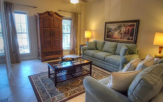 photo 2 of Plaza del Sol - 1 Br Condo