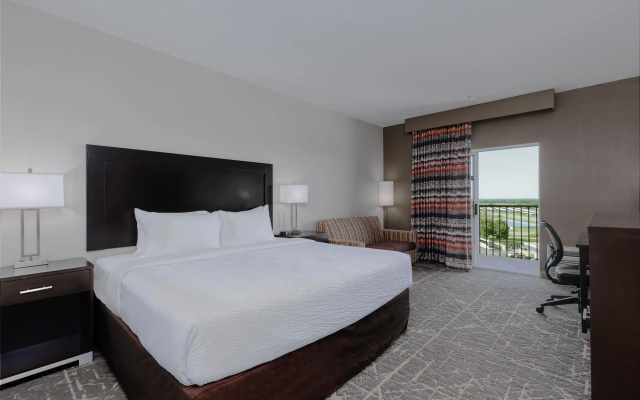 photo 5 of Orangewood Inn & Suites Kansas City Airport