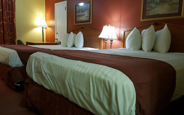 photo 3 of Plaza Inn Springfield