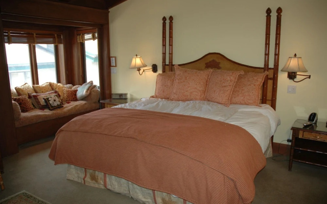 photo 3 of Plaza Lodge by Destination