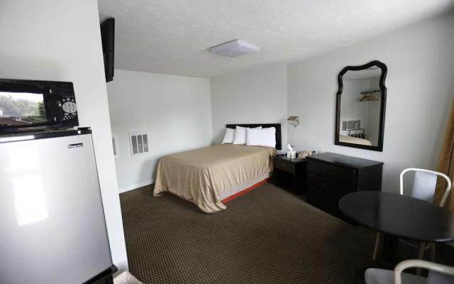 photo 5 of Plaza Motel Clyde