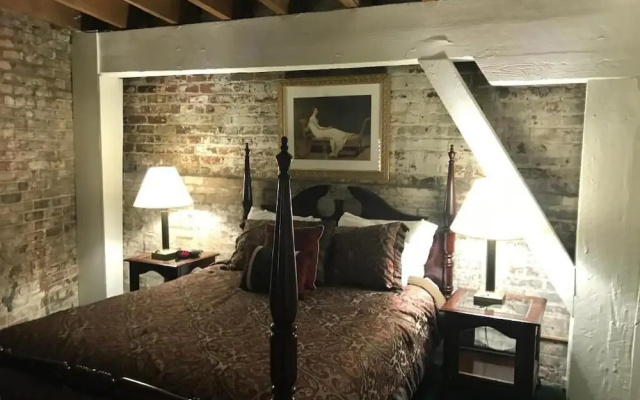 photo 2 of Plaza Suites Downtown New Orleans