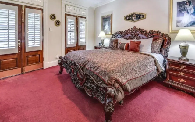 photo 3 of Plaza Suites Downtown New Orleans