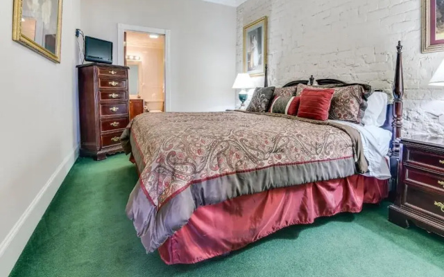 photo 4 of Plaza Suites Downtown New Orleans