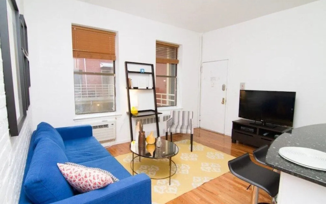 photo 2 of Pleasant 1 BR on Gramercy