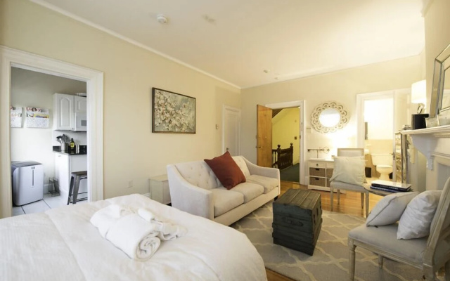 photo 4 of Pleasant Back Bay Suites by Sonder