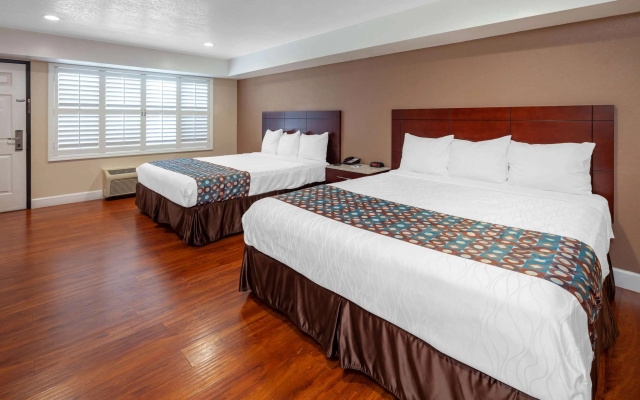 photo 5 of Travelodge by Wyndham Harbor City