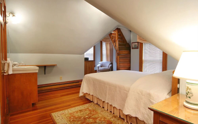 photo 3 of Pleasant Street Inn