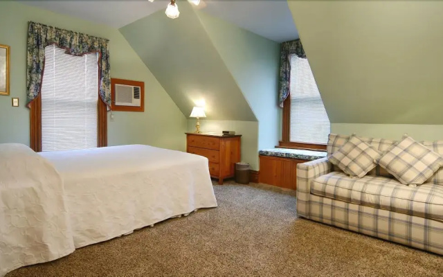 photo 5 of Pleasant Street Inn