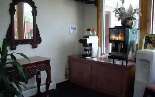 photo 3 of Pocono Night Lodge