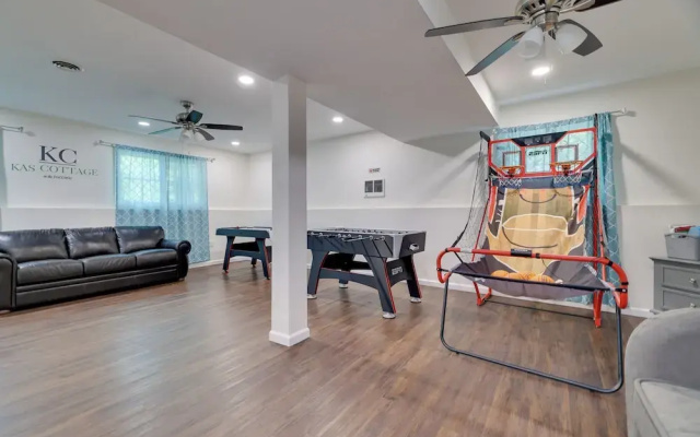 photo 3 of 2 Game Rooms! Family Poconos Home 9 Mi to Slopes