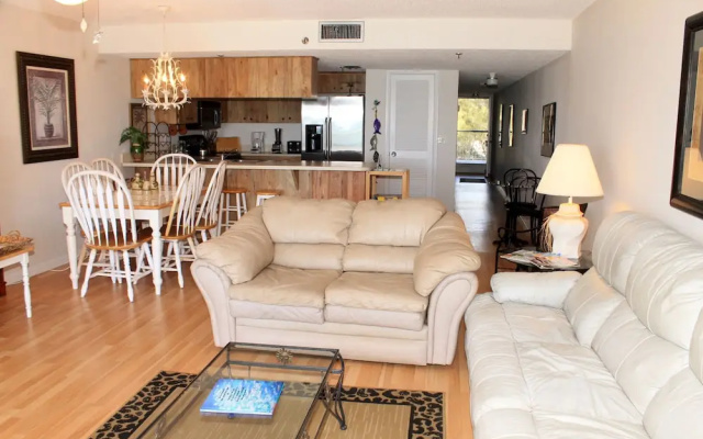 photo 5 of Pointe 403