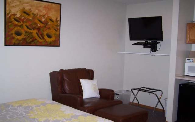 photo 5 of Pointe West Resort Motel