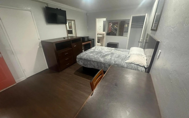 photo 4 of Pomona Lodge
