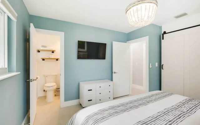 photo 3 of Pompano Beach Home w/ Patio & Pool: 1 Mi to Ocean!