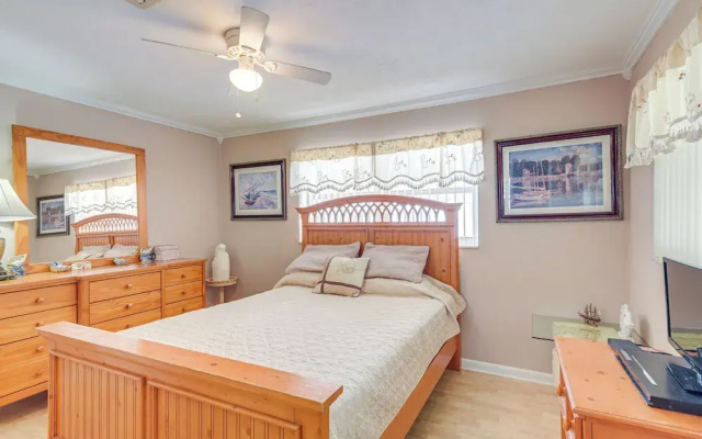 photo 5 of Pompano Beach Home w/ Pool & Dock ~ 4 Mi to Pier!
