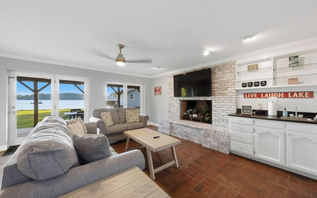 photo 2 of Ponderosa Pointe by Avantstay Boathouse + Views