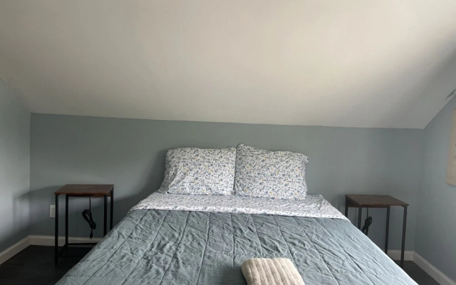 photo 5 of Pontiac House for a short term rent