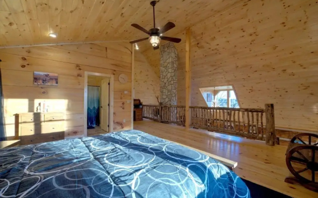 photo 3 of Pony Express - 2 Br Cabin