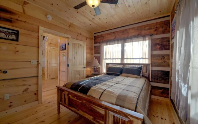 photo 5 of Pony Express - 2 Br Cabin