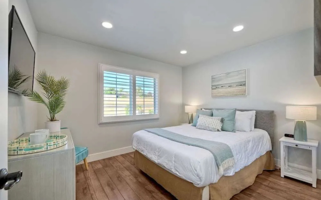 photo 2 of Immaculate 3 BDR in Oceanside Private Pool & Spa