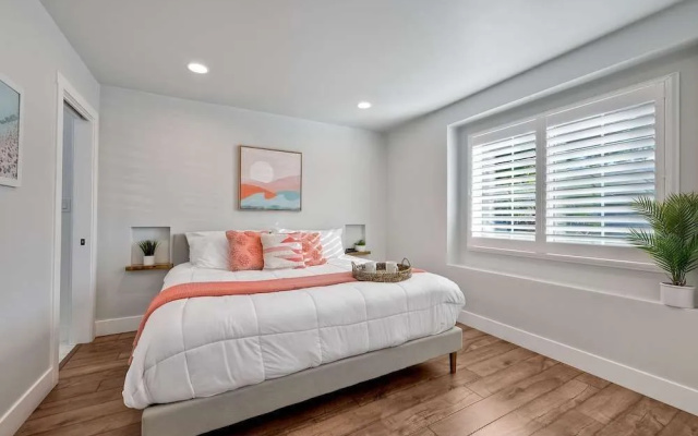 photo 4 of Immaculate 3 BDR in Oceanside Private Pool & Spa