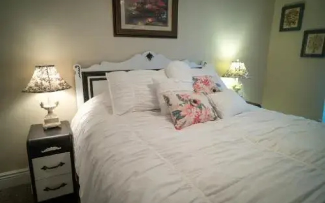 photo 3 of Poppy Sister Inn