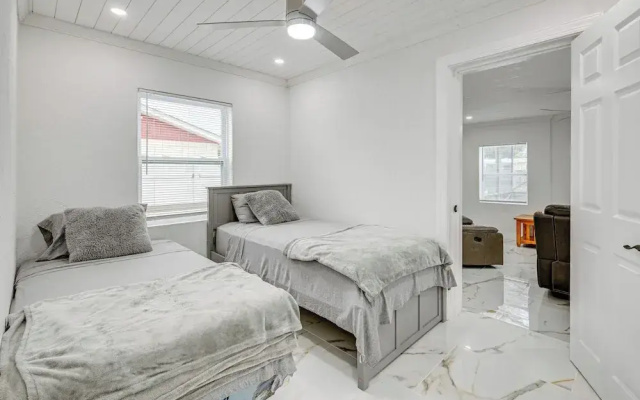 photo 4 of Port Charlotte Home w/ Pool ~ 6 Mi to Punta Gorda