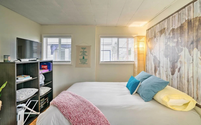 photo 2 of Portland Floating Home Getaway w/ Sauna!