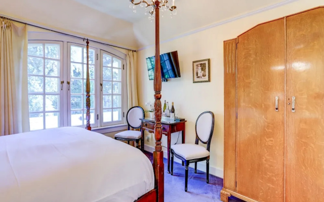 photo 4 of Portland's White House - Bed & Breakfast